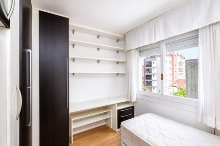 Quarto 1 de apartamento para alugar com 2 quartos, 80m² em Petrópolis, Porto Alegre