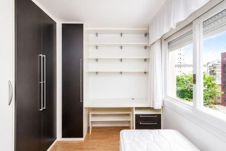 Quarto 1 de apartamento para alugar com 2 quartos, 80m² em Petrópolis, Porto Alegre