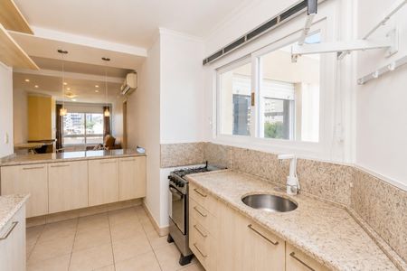 Cozinha de apartamento para alugar com 2 quartos, 80m² em Petrópolis, Porto Alegre