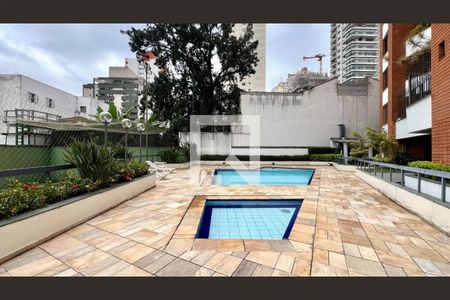 Apartamento à venda com 150m², 3 quartos e 4 vagas Apartamento à venda com 150m², 3 quartos e 4 vagasÁrea comum - Piscina