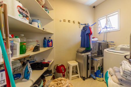Apartamento à venda com 150m², 3 quartos e 4 vagas Apartamento à venda com 150m², 3 quartos e 4 vagasÁrea de Serviço