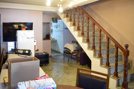 Casa à venda com 3 quartos, 120m² em Vila Carrão, São Paulo