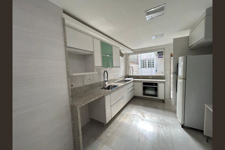 Apartamento à venda com 140m², 3 quartos e 2 vagasCozinha