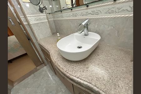 Apartamento à venda com 140m², 3 quartos e 2 vagasBanheiro da Suíte 3