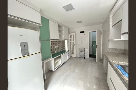 Apartamento à venda com 140m², 3 quartos e 2 vagasCozinha