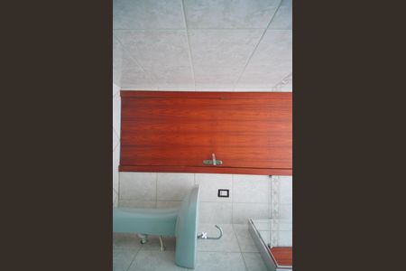 Casa para alugar com 95m², 2 quartos e 2 vagasBanheiro social