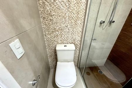 Banheiro da Suíte 1 de apartamento à venda com 2 quartos, 54m² em Chácara Cruzeiro do Sul, São Paulo