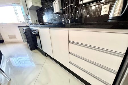 Apartamento à venda com 54m², 2 quartos e 1 vaga Apartamento à venda com 54m², 2 quartos e 1 vagaCozinha - Armários
