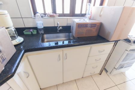 Casa para alugar com 59m², 2 quartos e 2 vagas Casa para alugar com 59m², 2 quartos e 2 vagasCozinha