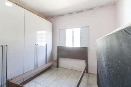 Quarto 2 de casa para alugar com 2 quartos, 59m² em Jardim Lajeado, São Paulo