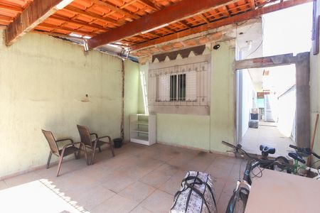 Garagem de casa à venda com 2 quartos, 59m² em Jardim Lajeado, São Paulo