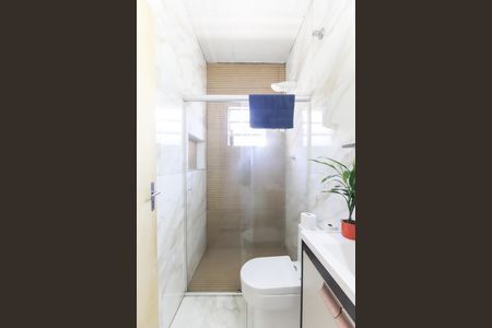 Casa para alugar com 59m², 2 quartos e 2 vagas Casa para alugar com 59m², 2 quartos e 2 vagasBanheiro