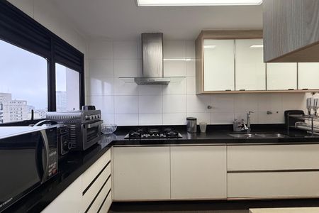 Cozinha de apartamento para alugar com 3 quartos, 148m² em Gonzaga, Santos