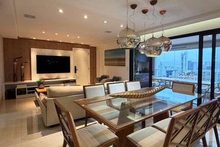 Apartamento para alugar com 3 quartos, 148m² em Gonzaga, Santos