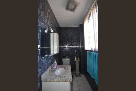 Banheiro de apartamento à venda com 2 quartos, 50m² em Vila Valqueire, Rio de Janeiro