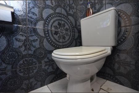 Banheiro de apartamento à venda com 2 quartos, 50m² em Vila Valqueire, Rio de Janeiro