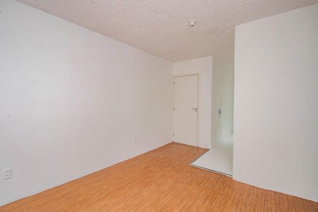 Sala de apartamento para alugar com 2 quartos, 42m² em Rubem Berta, Porto Alegre