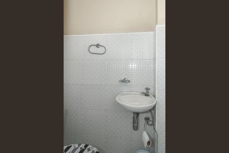 Banheiro de serviço de apartamento para alugar com 2 quartos, 87m² em Bom Fim, Porto Alegre