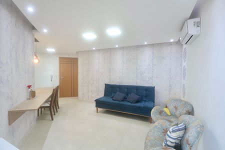 Sala de apartamento para alugar com 2 quartos, 47m² em Jardim Virginia, Guarujá