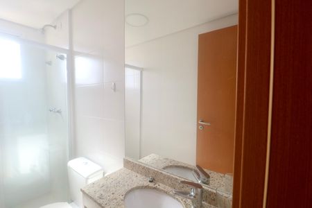 Banheiro Social de apartamento para alugar com 2 quartos, 47m² em Jardim Virginia, Guarujá
