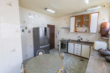 cozinha de apartamento à venda com 3 quartos, 100m² em Santa Amelia, Belo Horizonte