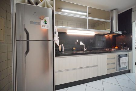 Cozinha de apartamento para alugar com 3 quartos, 99m² em Capoeiras, Florianópolis