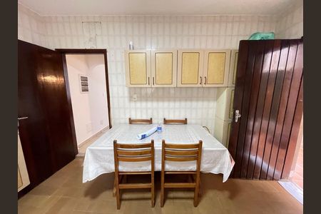 Casa para alugar com 176m², 2 quartos e 1 vaga Casa para alugar com 176m², 2 quartos e 1 vagaCozinha