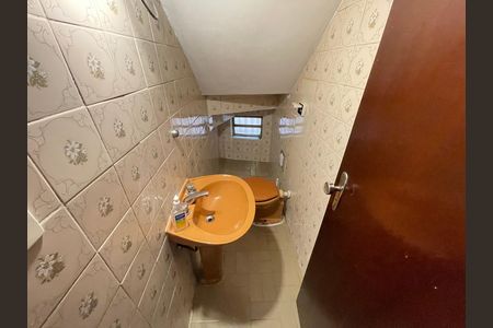 Casa para alugar com 176m², 2 quartos e 1 vaga Casa para alugar com 176m², 2 quartos e 1 vagaBanheiro 2
