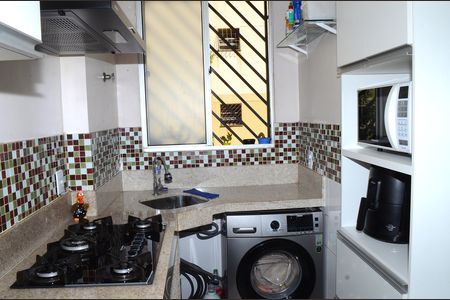 Cozinha e Área de Serviço de apartamento à venda com 2 quartos, 51m² em Pousada Santo Antonio, Belo Horizonte