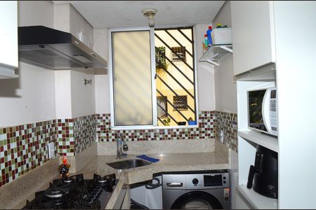 Cozinha e Área de Serviço de apartamento à venda com 2 quartos, 51m² em Pousada Santo Antonio, Belo Horizonte