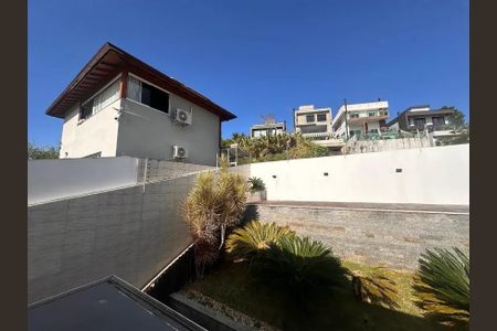 Casa para alugar com 360m², 3 quartos e 3 vagas