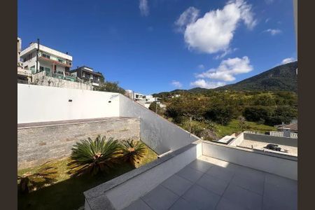 Casa para alugar com 360m², 3 quartos e 3 vagas