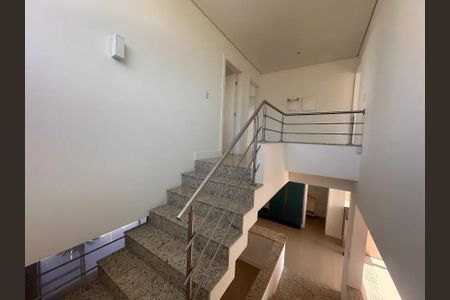 Casa para alugar com 360m², 3 quartos e 3 vagas