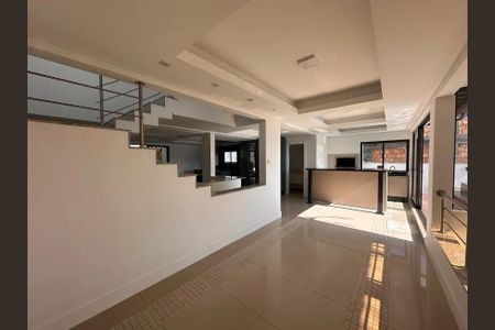 Casa para alugar com 360m², 3 quartos e 3 vagas