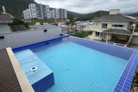 Casa para alugar com 360m², 3 quartos e 3 vagas