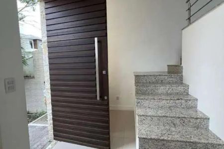 Casa para alugar com 360m², 3 quartos e 3 vagas