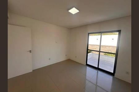 Casa para alugar com 360m², 3 quartos e 3 vagas