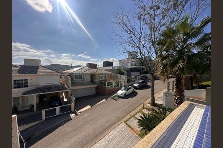 Casa para alugar com 360m², 3 quartos e 3 vagas