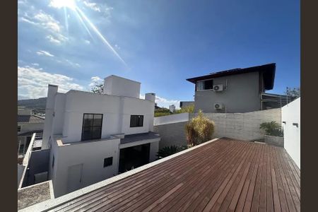 Casa para alugar com 360m², 3 quartos e 3 vagas
