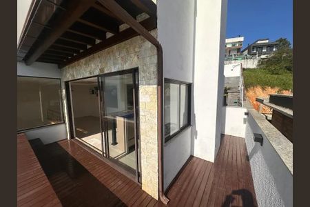Casa para alugar com 360m², 3 quartos e 3 vagas