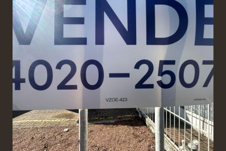 Casa de condomínio à venda com 45m², 2 quartos e 1 vaga Casa de condomínio à venda com 45m², 2 quartos e 1 vagaPlaca