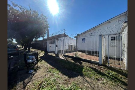 Casa de condomínio à venda com 45m², 2 quartos e 1 vaga Casa de condomínio à venda com 45m², 2 quartos e 1 vagaFachada