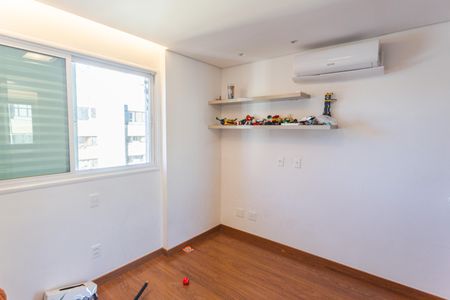 Semi-Suíte 2 de apartamento à venda com 3 quartos, 127m² em Santo Agostinho, Belo Horizonte