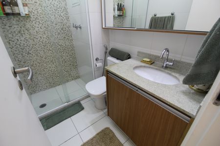 Banheiro Social de apartamento à venda com 3 quartos, 70m² em Anil, Rio de Janeiro