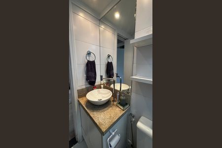 Banheiro de apartamento para alugar com 2 quartos, 50m² em Vila Sao Pedro, Santo André