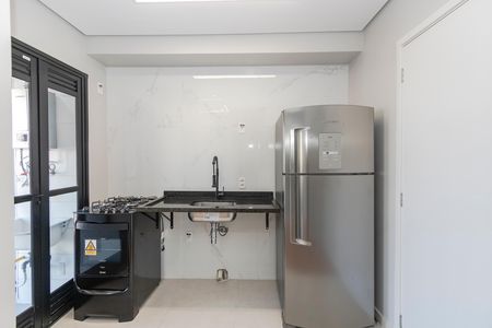 Cozinha de apartamento para alugar com 2 quartos, 40m² em Parque Maria Helena, São Paulo