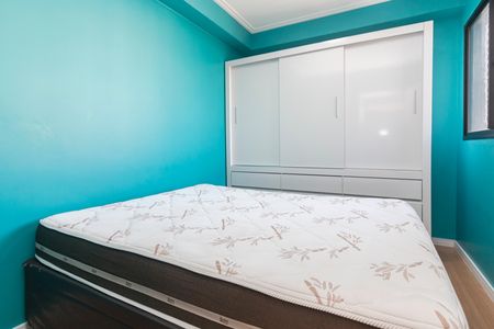 Quarto 1 de apartamento para alugar com 2 quartos, 40m² em Parque Maria Helena, São Paulo