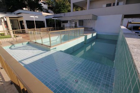 Apartamento à venda com 154m², 3 quartos e 1 vagaÁrea comum - Piscina