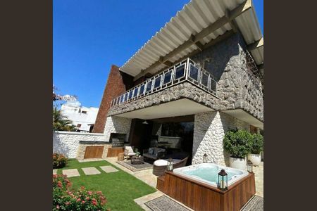 Fachada de casa à venda com 4 quartos, 190m² em Jardim Guanabara, Rio de Janeiro