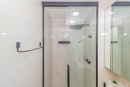 Banheiro de kitnet/studio à venda com 1 quarto, 24m² em Vila Cordeiro, São Paulo
